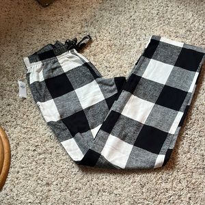 OLD NAVY buffalo plaid pajama size xs black/white